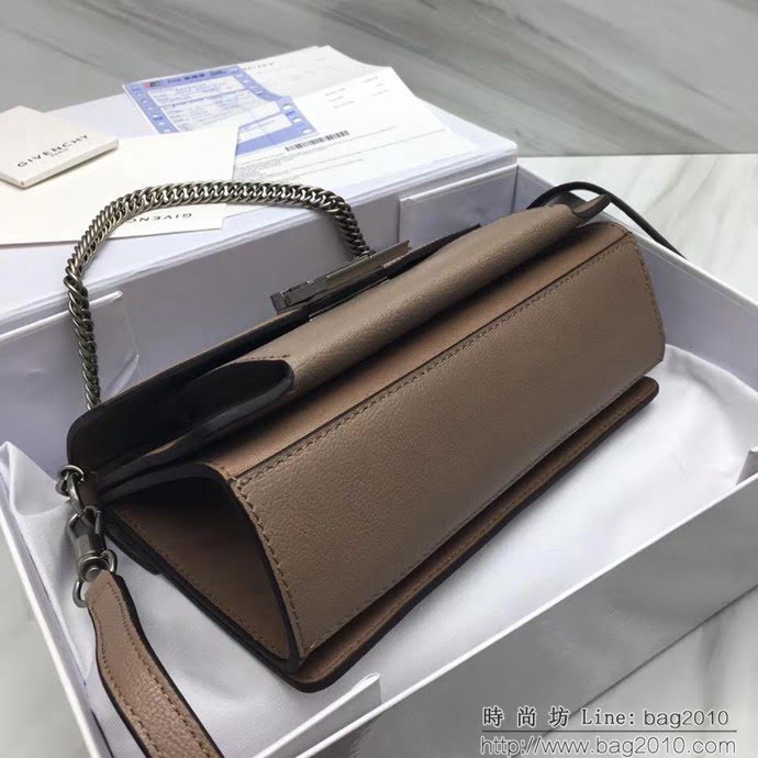 GlVENCHY紀梵希 法國代購級別 Givenchy Bag 巴黎走秀新款 中號 鏈條手提 斜挎包  tsg1250